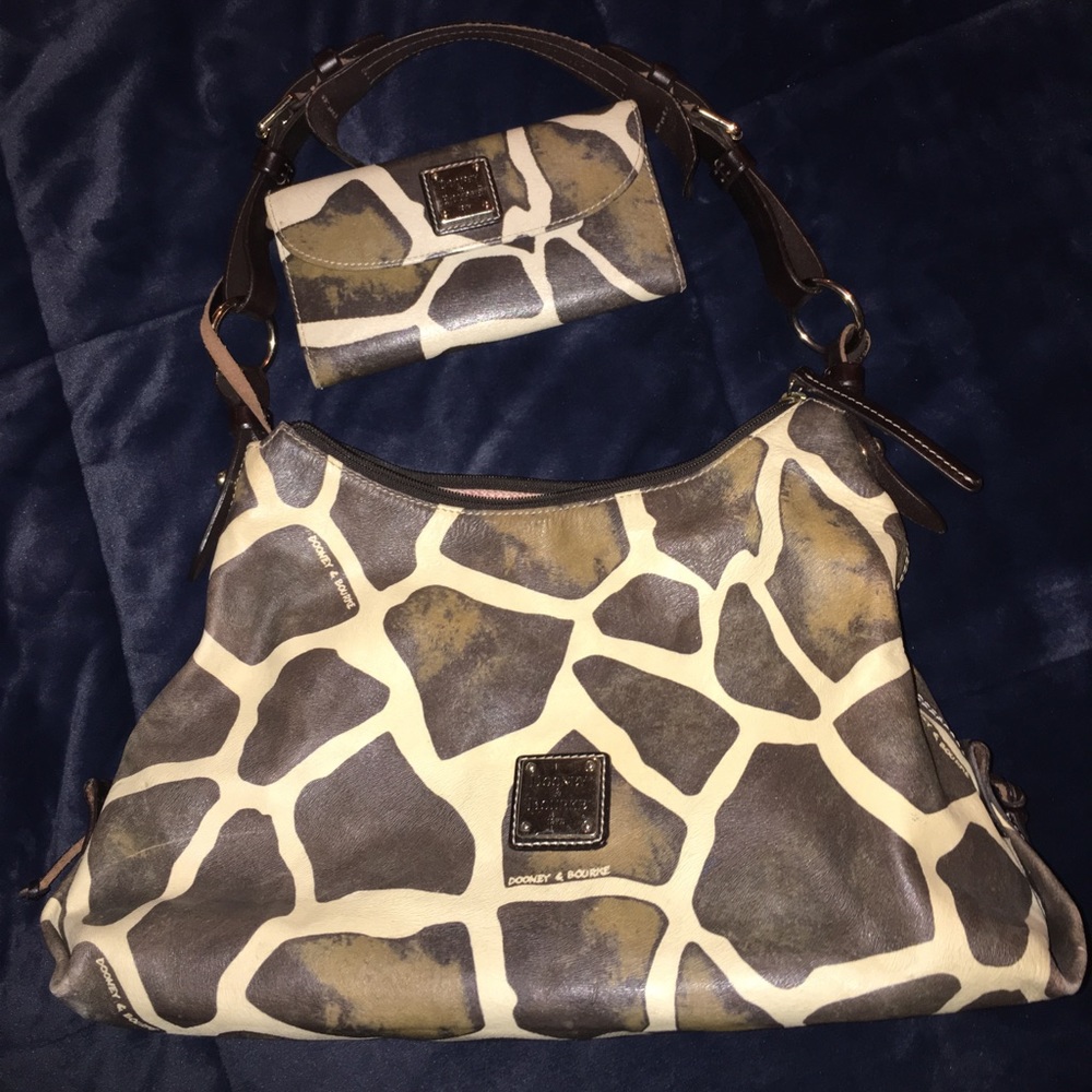 Giraffe Print purse and wallet